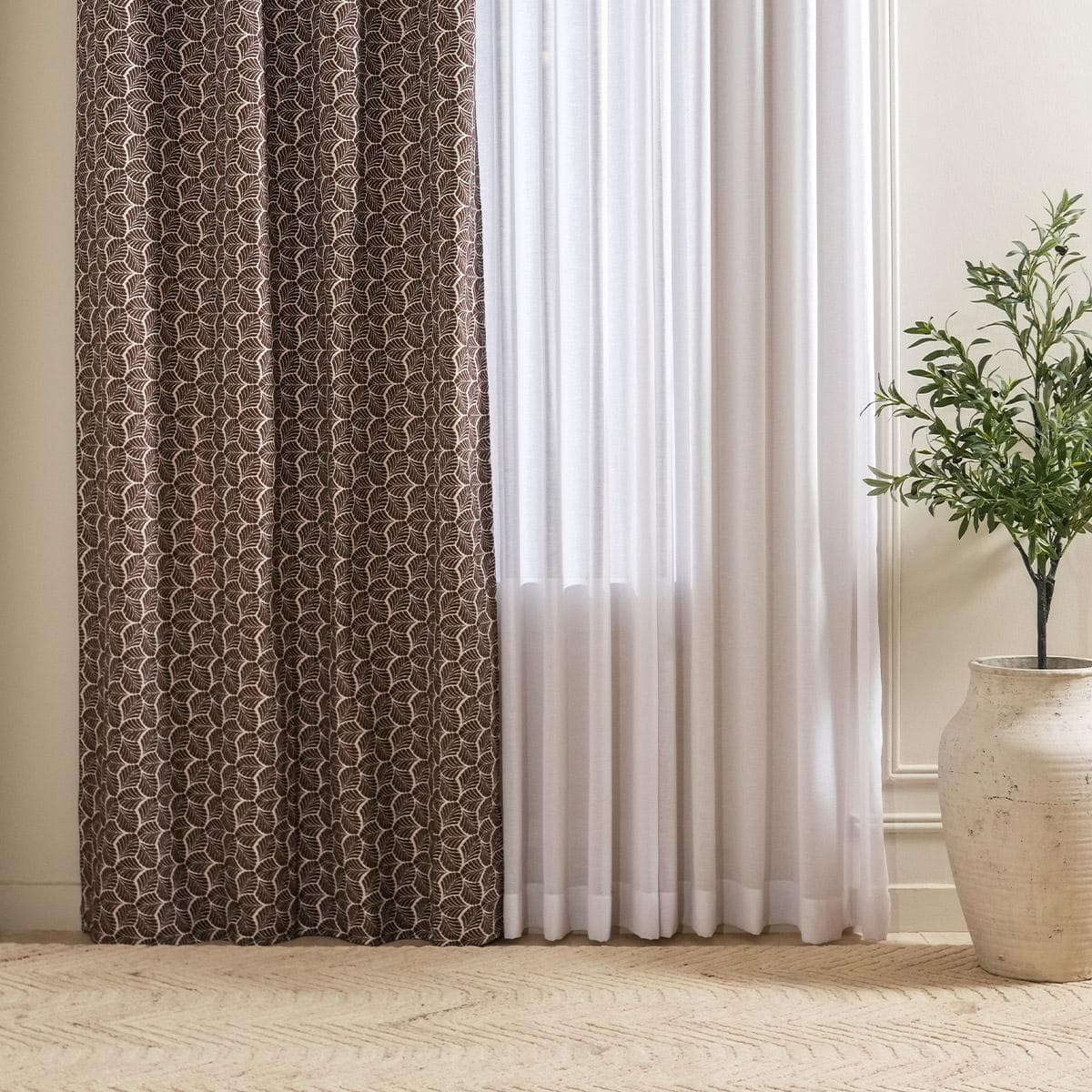 ستارة هيلي بني 140×300 سم