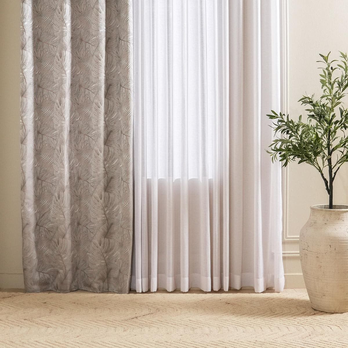 ستارة فيونا فضي 140×300 سم