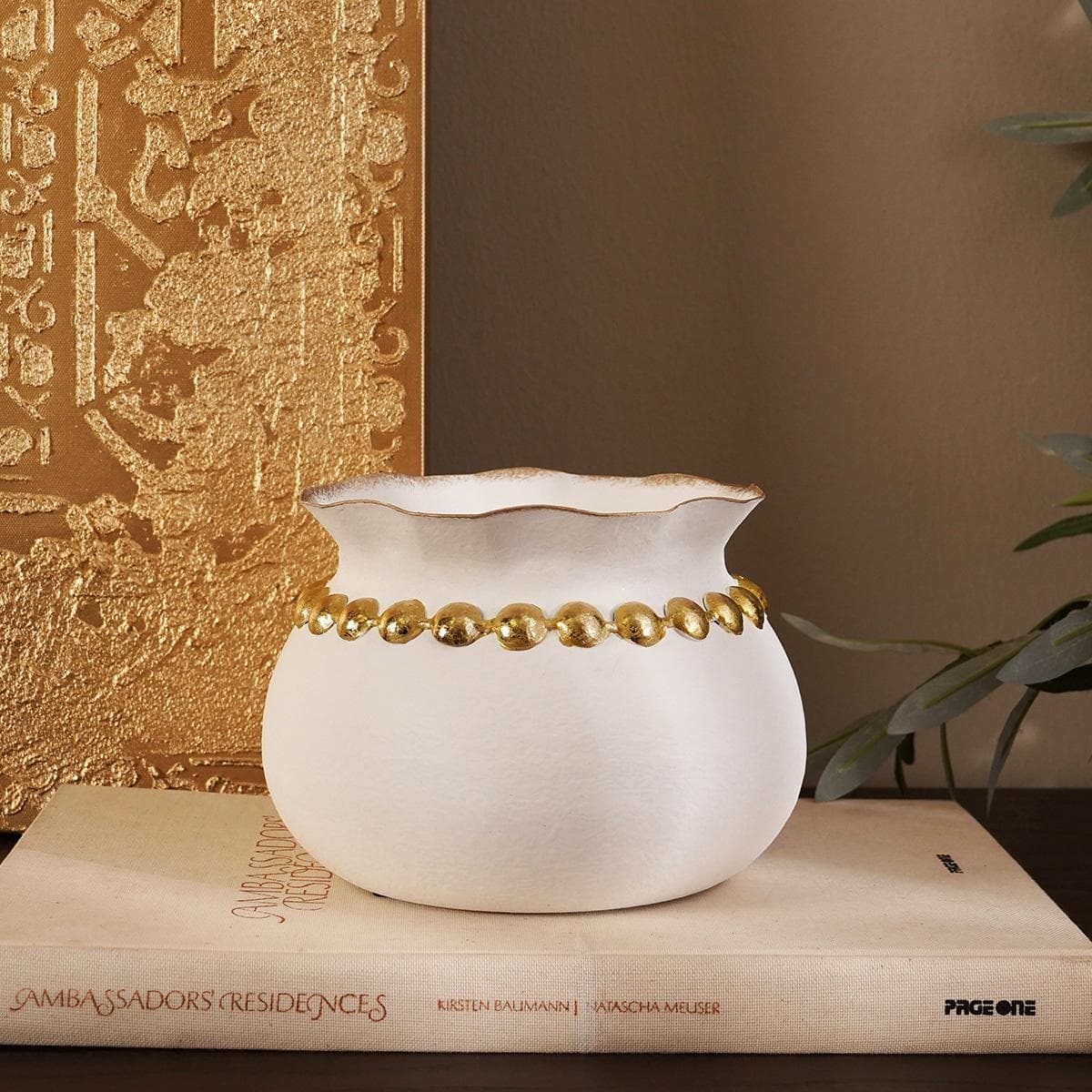 مزهرية فوز معدنية بيضاء 13.5×18 سم