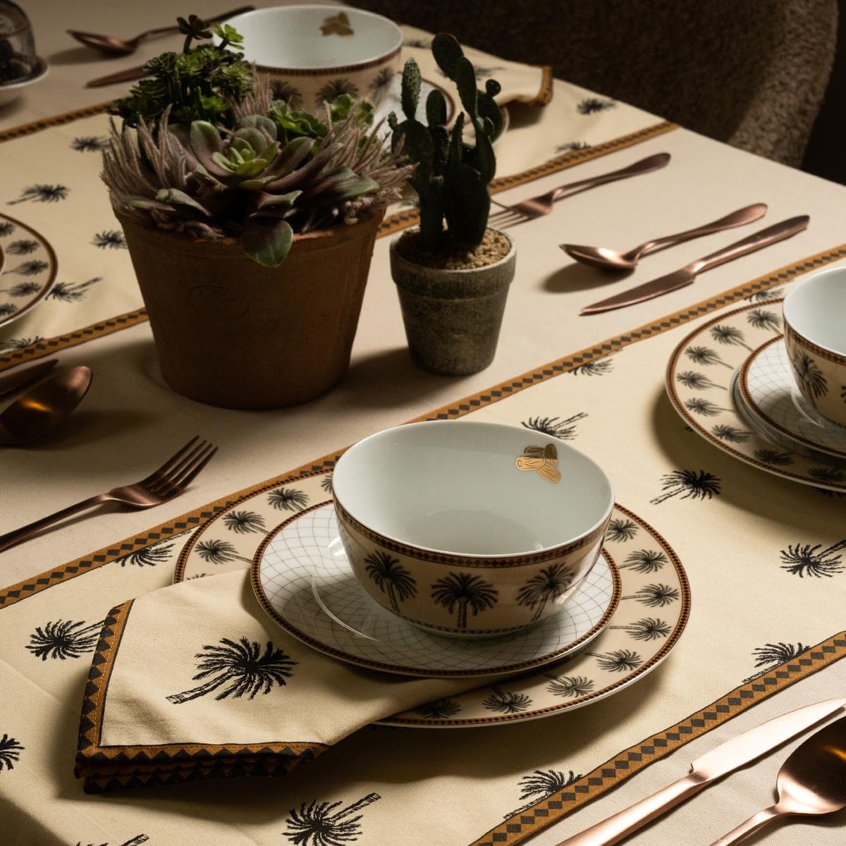 Tamra Porcelain Dinner Set 18Pcs Black