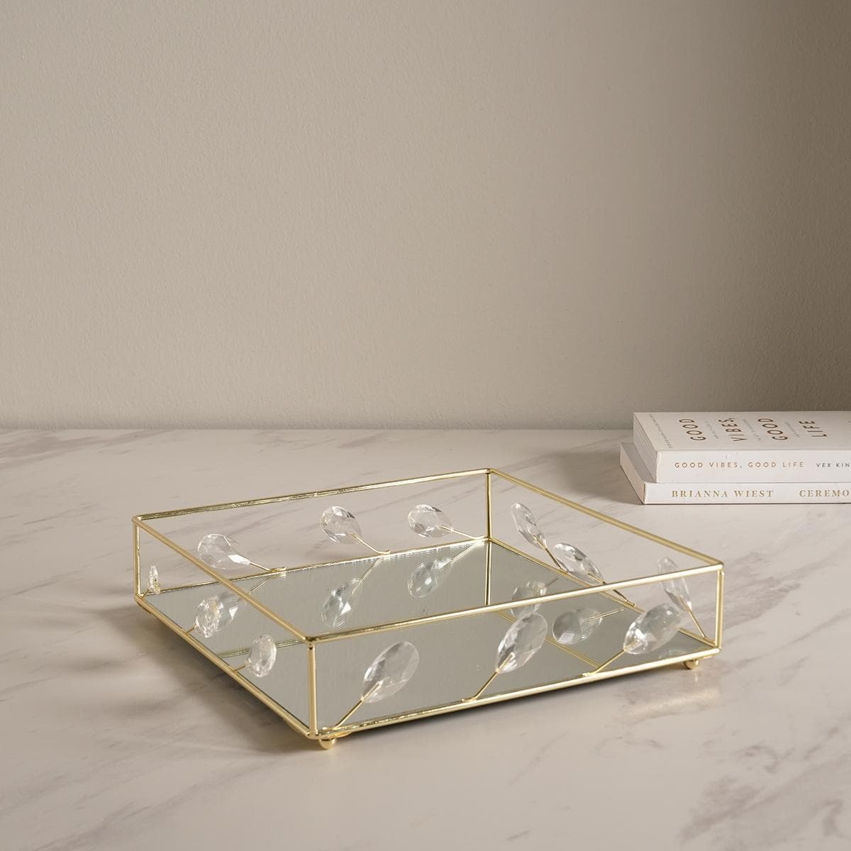 صينية معدنية تايس ذهبية 26×26×6 سم