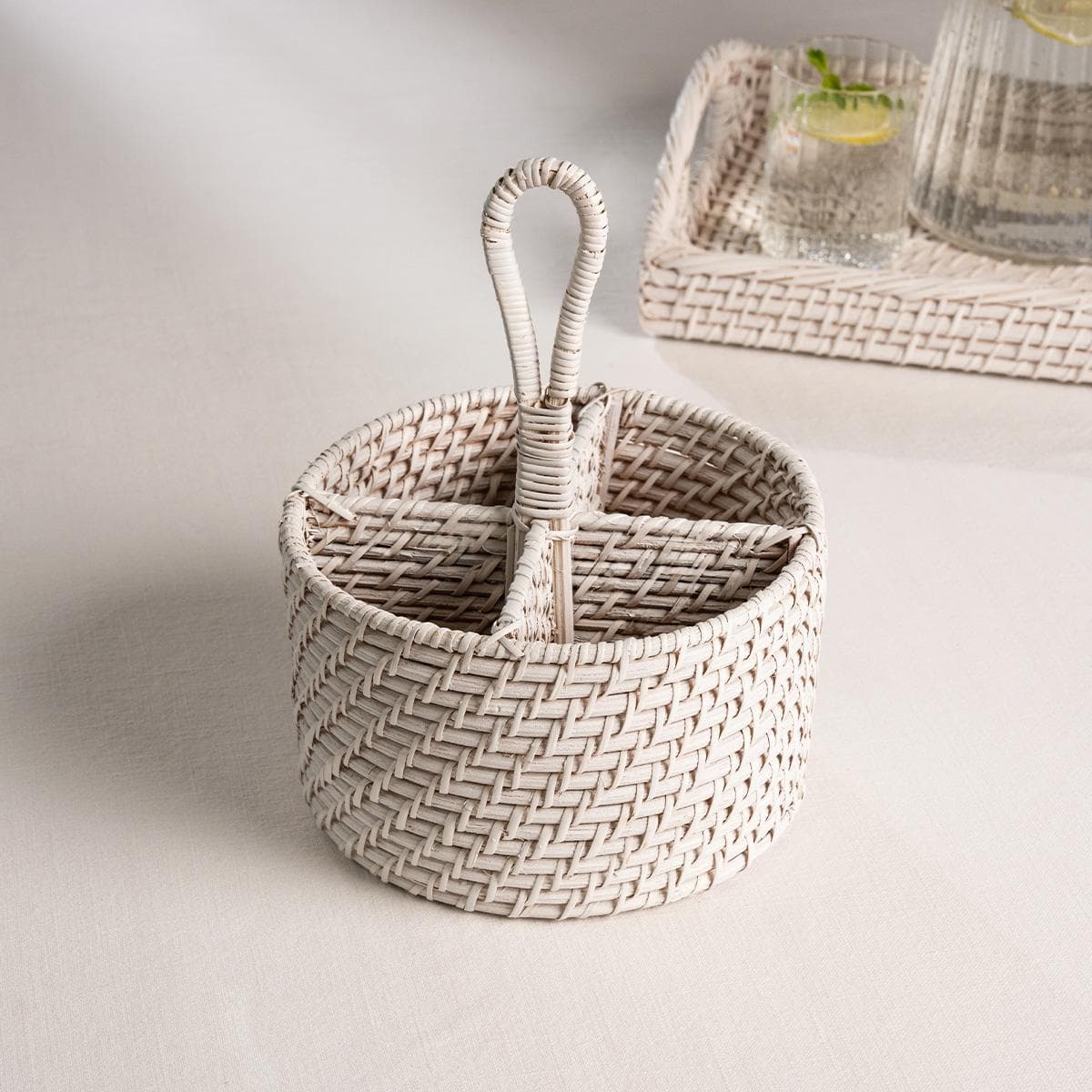 حامل أدوات مائدة كلير راتان أبيض/طبيعي بقطر 20 سم