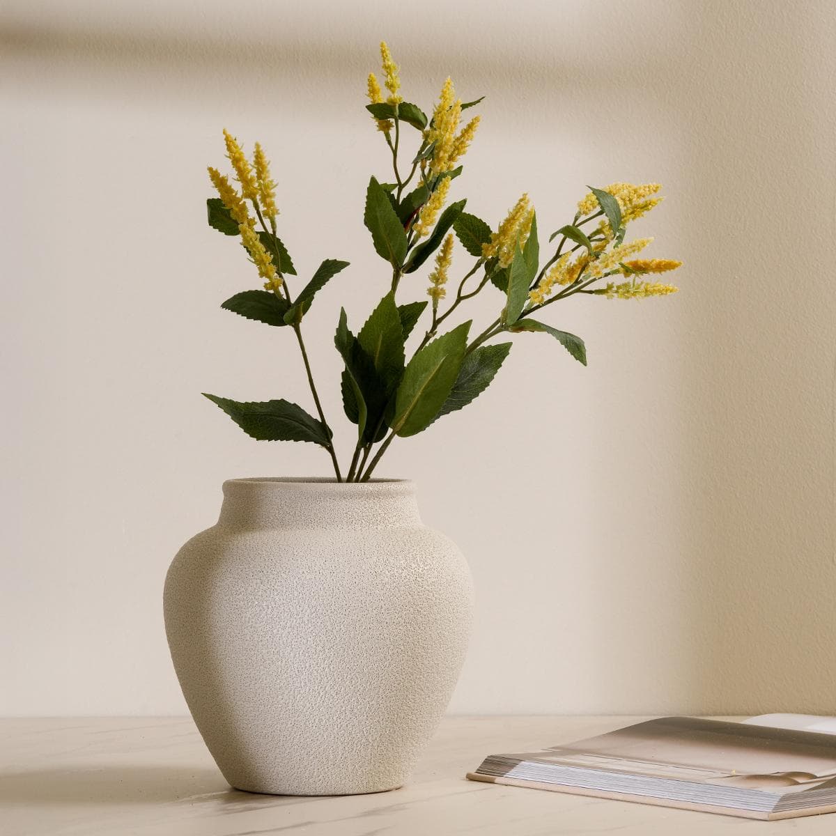 زهرة صناعية بساق واحدة لافندر صفراء 57 سم