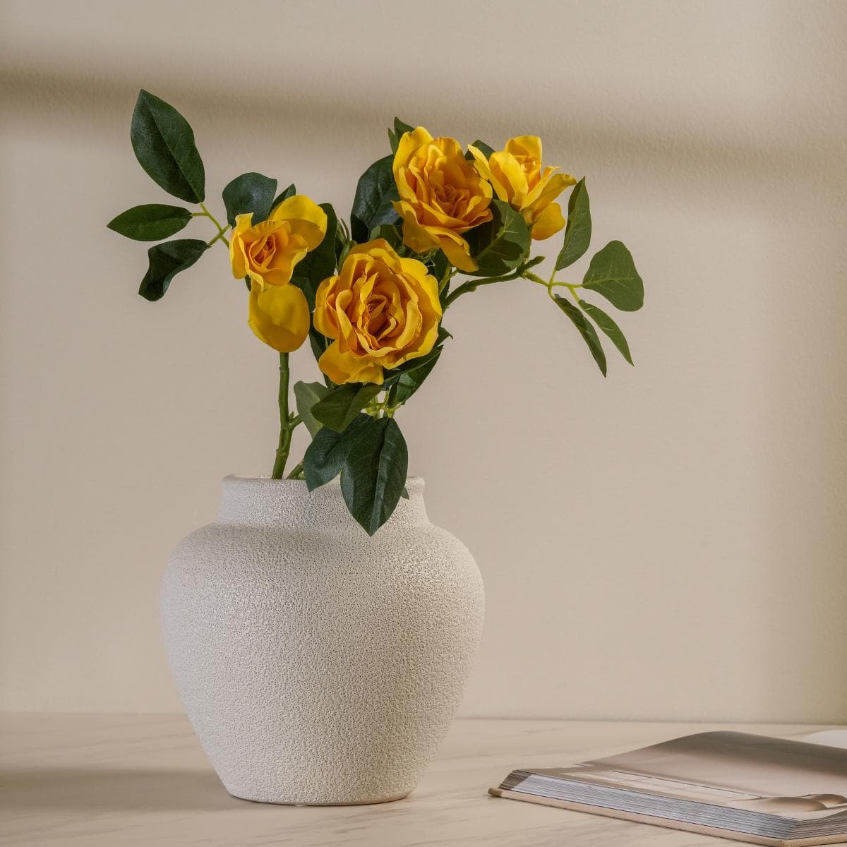 زهرة صناعية بساق واحدة جاردينيا صفراء 64 سم