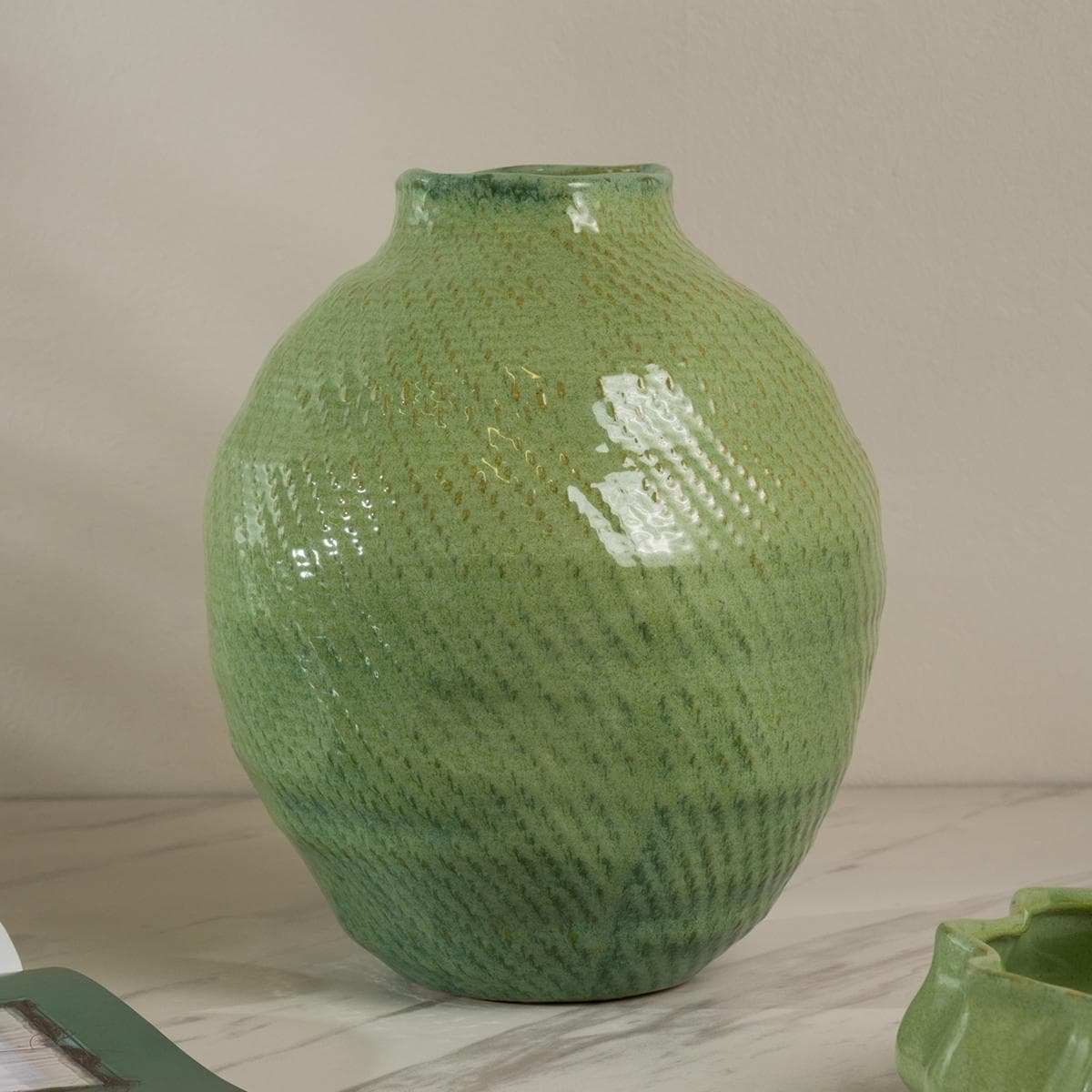 Shiny Vase Green 26X25.3X30.5 cm