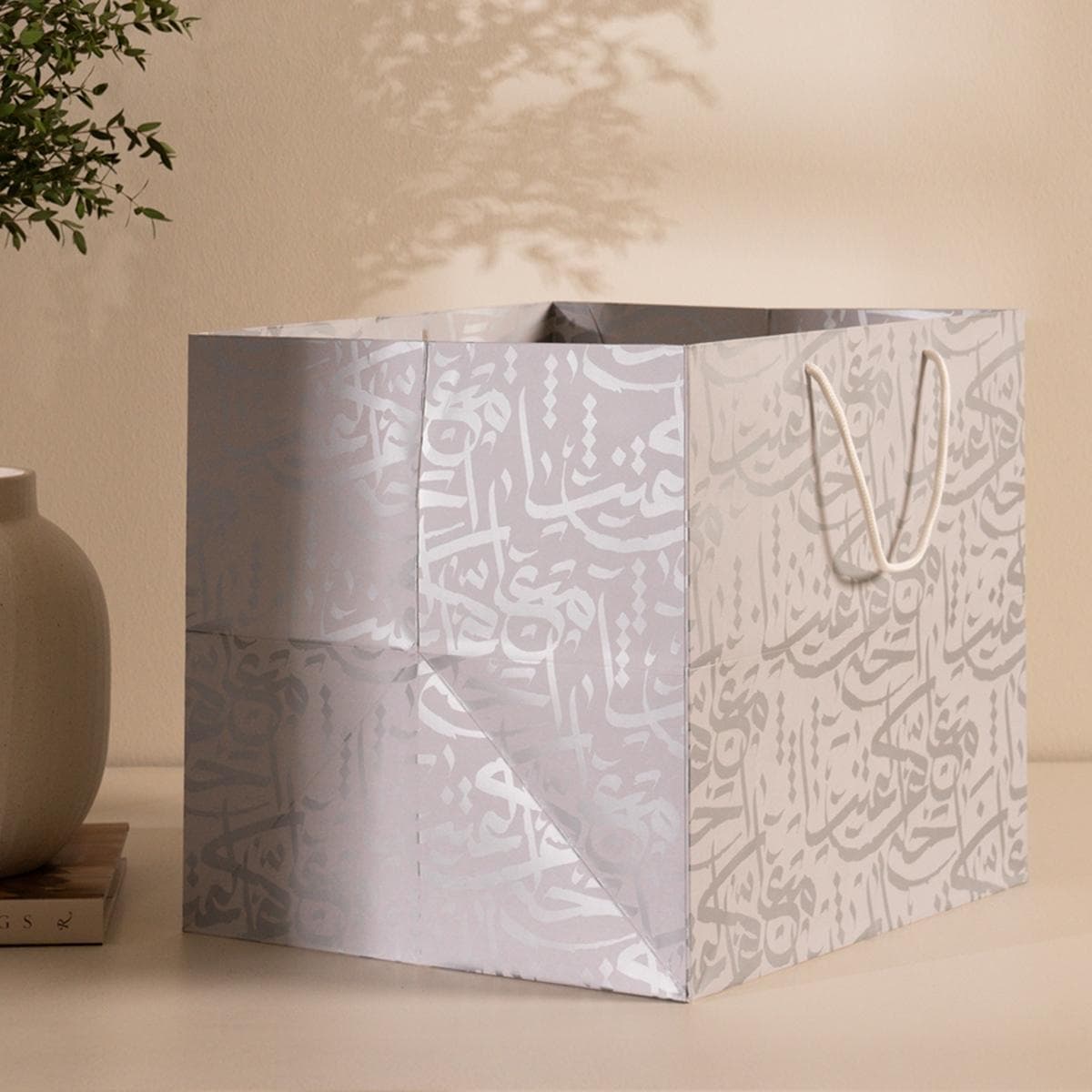 كيس هدايا در رمادي/فضي 40×35×35 سم