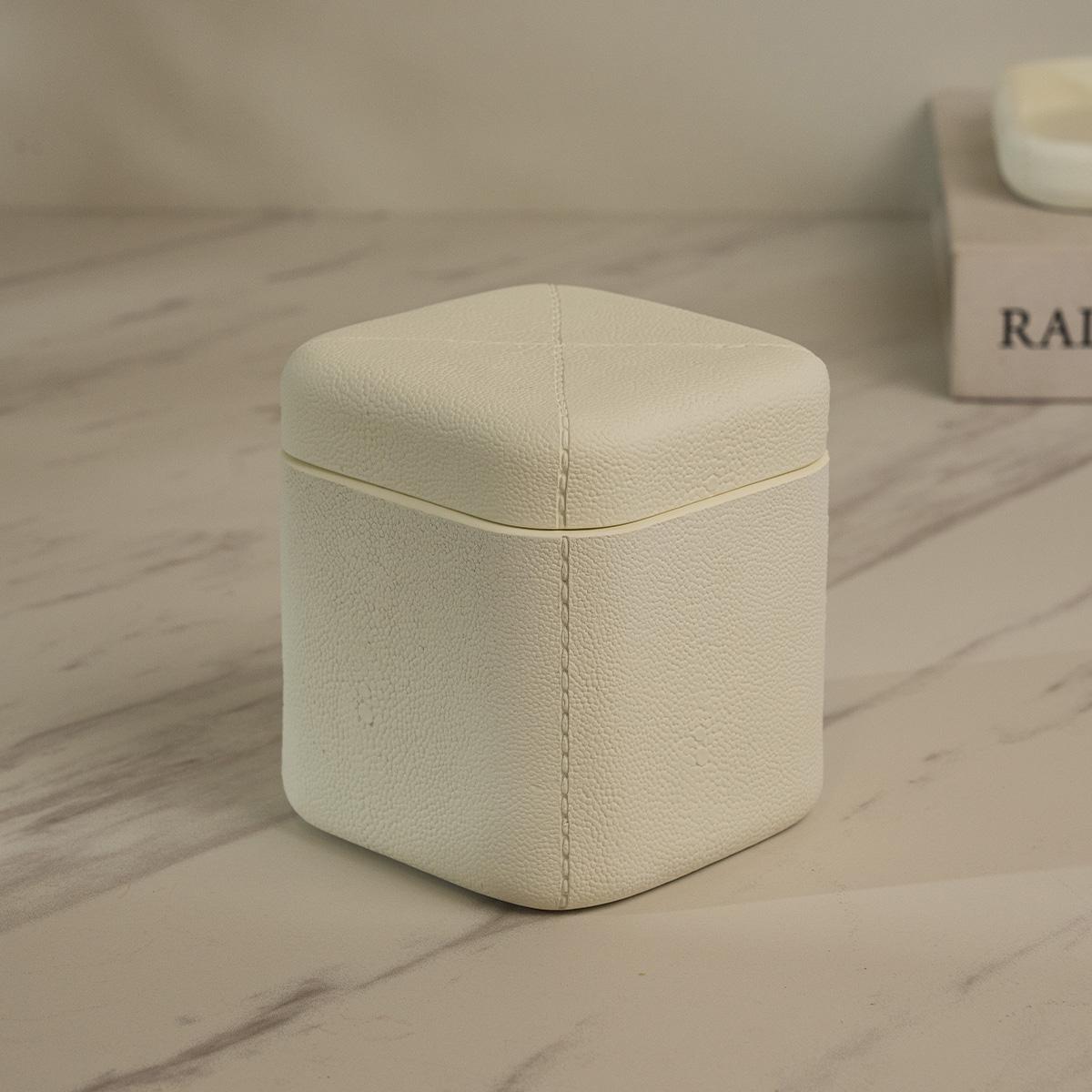 Peek Box White 9.5X9.5X10.2 cm