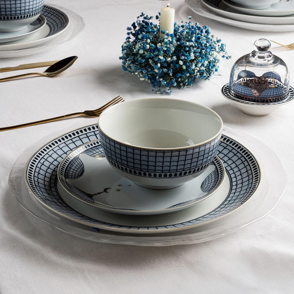 طقم عشاء بورسلين نورا 18 قطعة أزرق