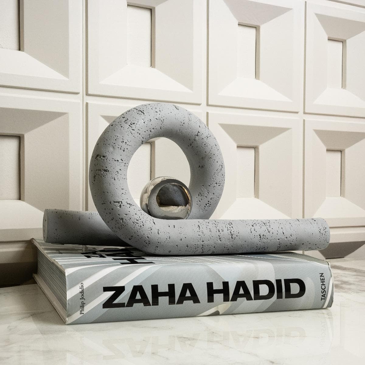 Twist Resin Decor Grey 33X11X18.5 cm