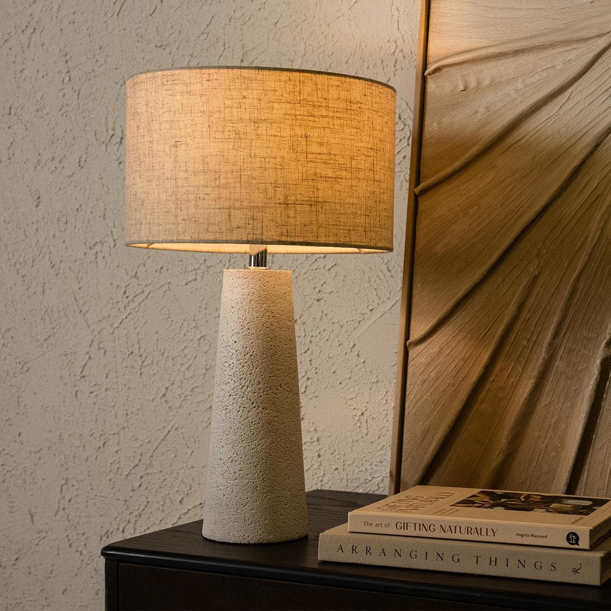 مصباح طاولة كارتر أبيض بقُطر 25×ارتفاع 45 سم