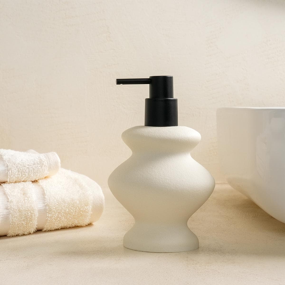 Jane Soap Dispenser White 11.6X8.7 cm