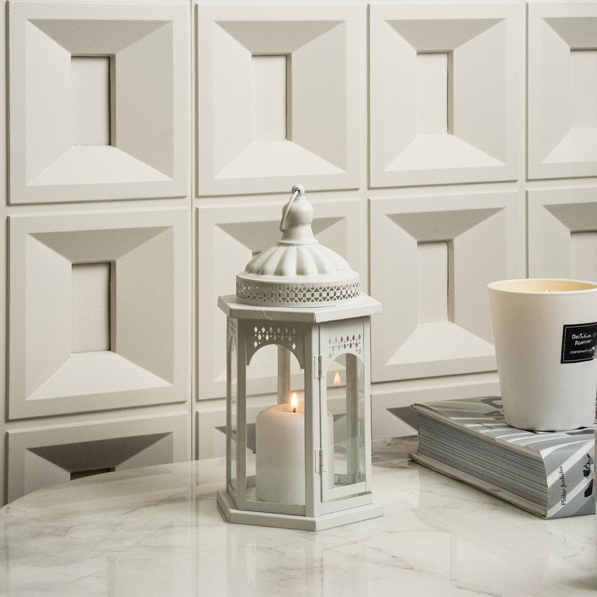 فانوس توري أبيض