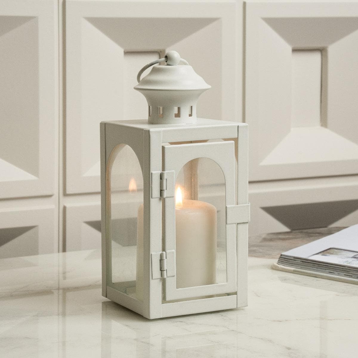 Ossy Lantern White