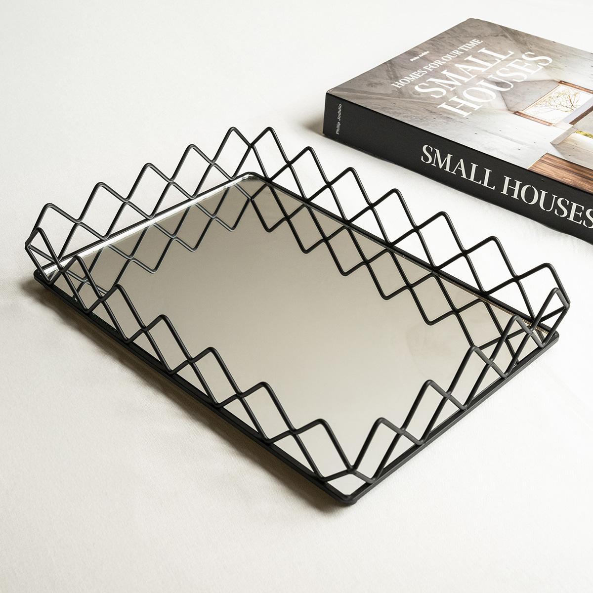 Zigzag Tray Black 31X22X6 cm