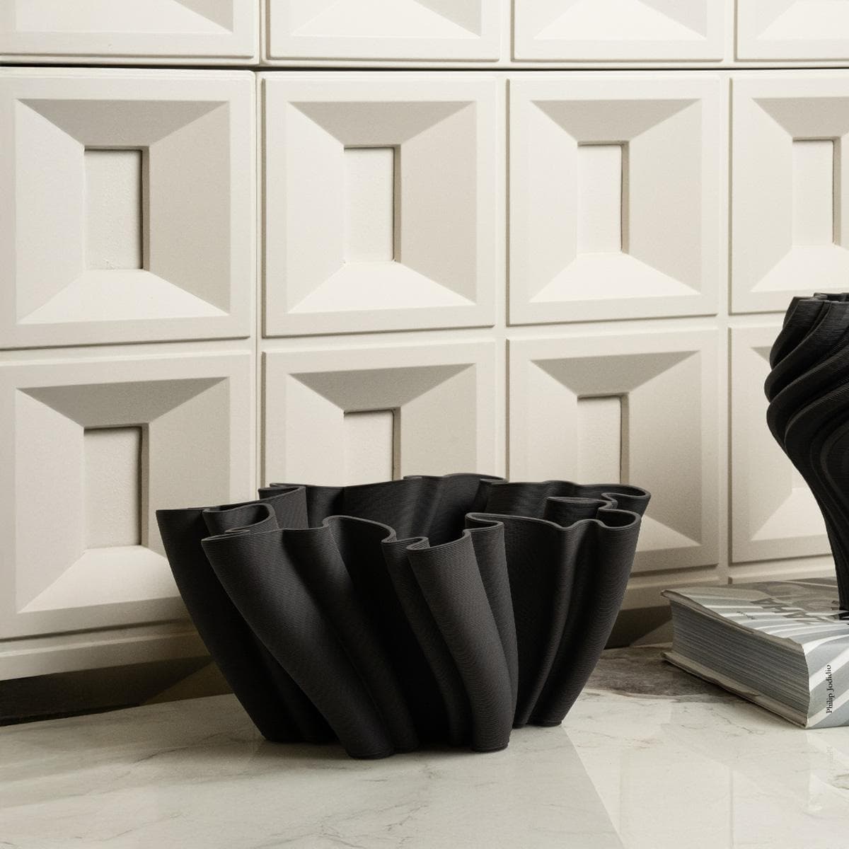 Bouncy Vase Black 18.5X18.4X28 cm