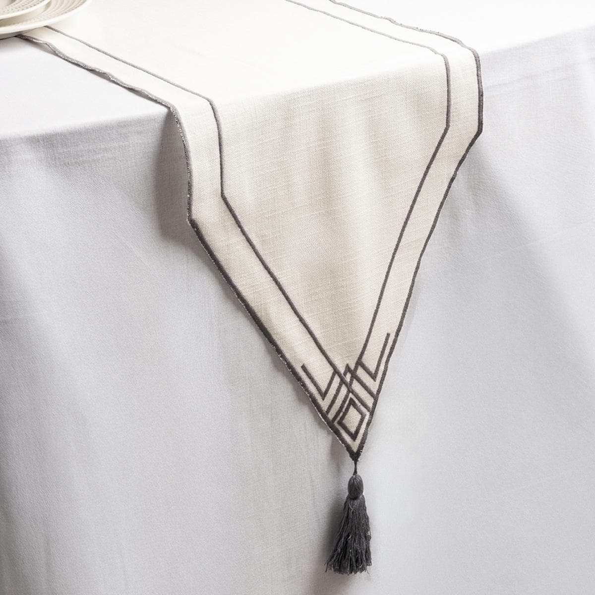 مفرش مائدة باث فضي مُطرز 33×150 سم