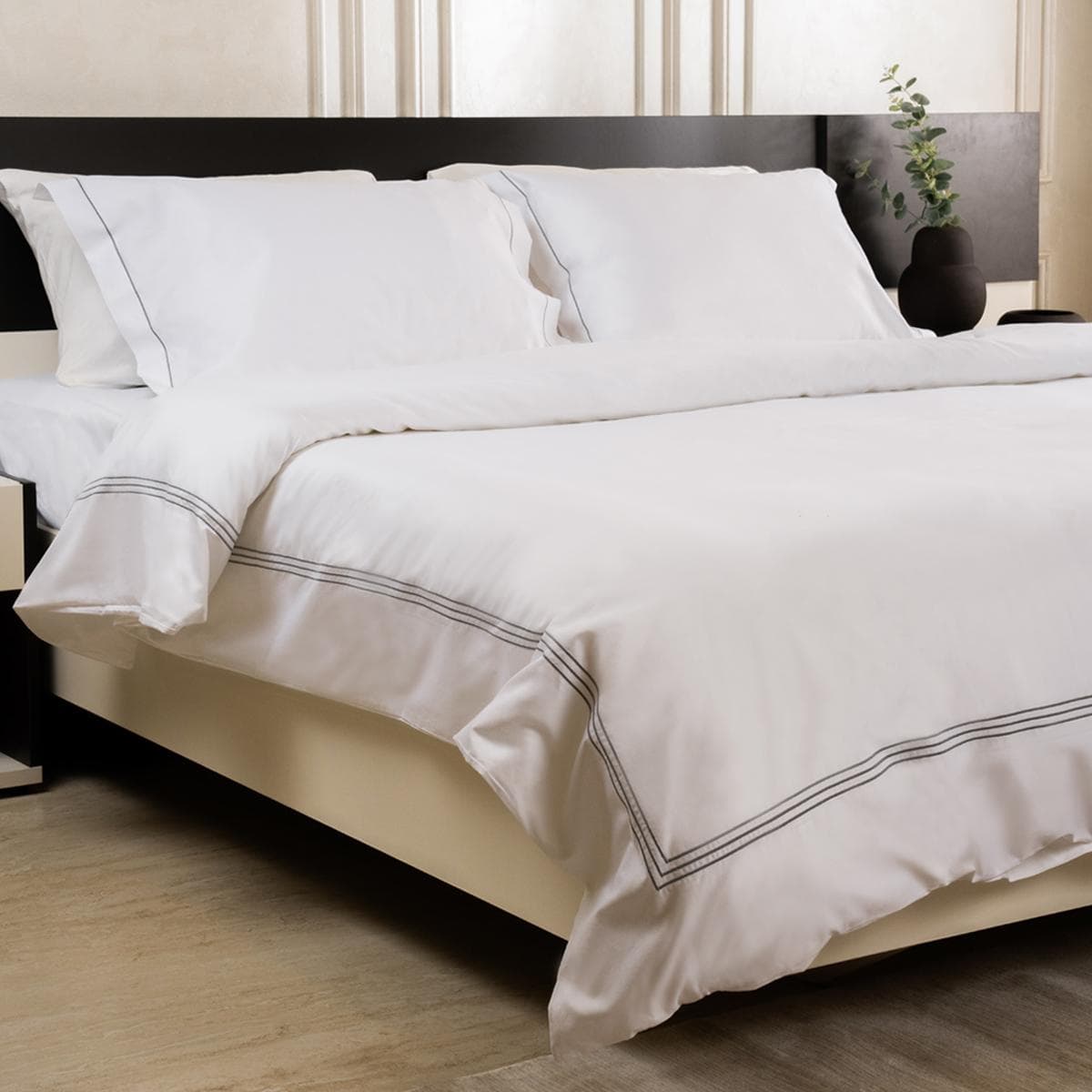 Spencer 600 Thread Count Embroidered Duvet Cover White 220X240 cm