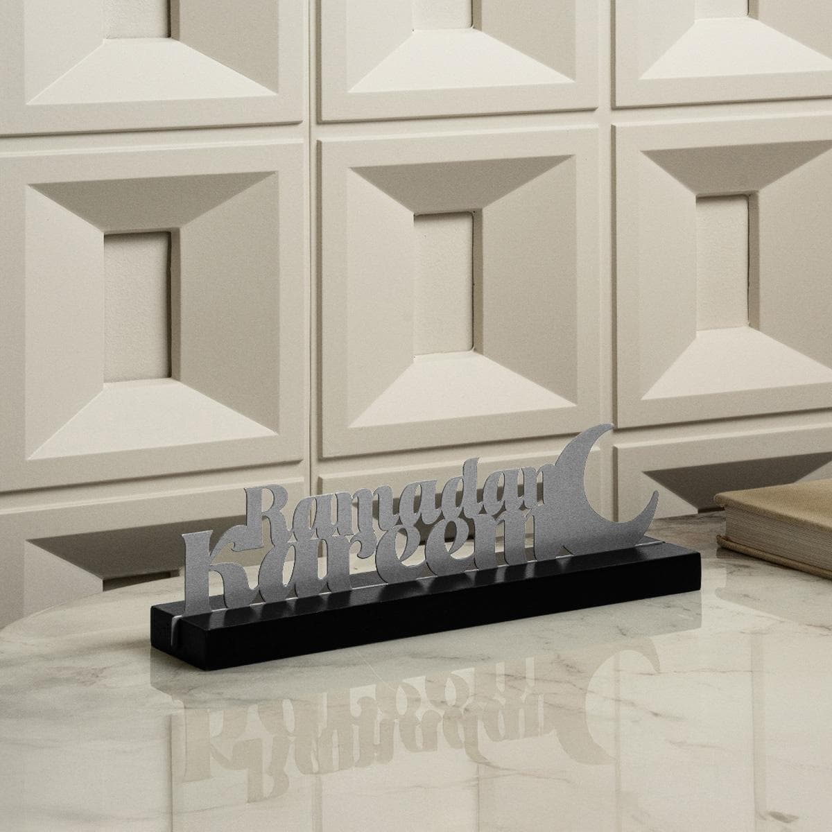 ديكور طاولة رمضان كريم فضي