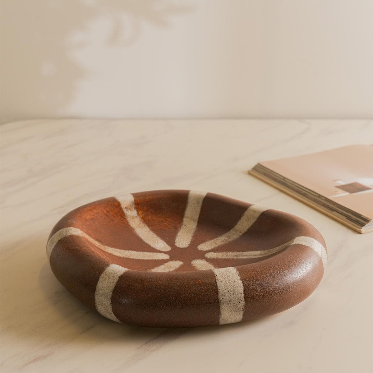 Fluerette Deco Plate Brown 30X26.7X5.7 cm