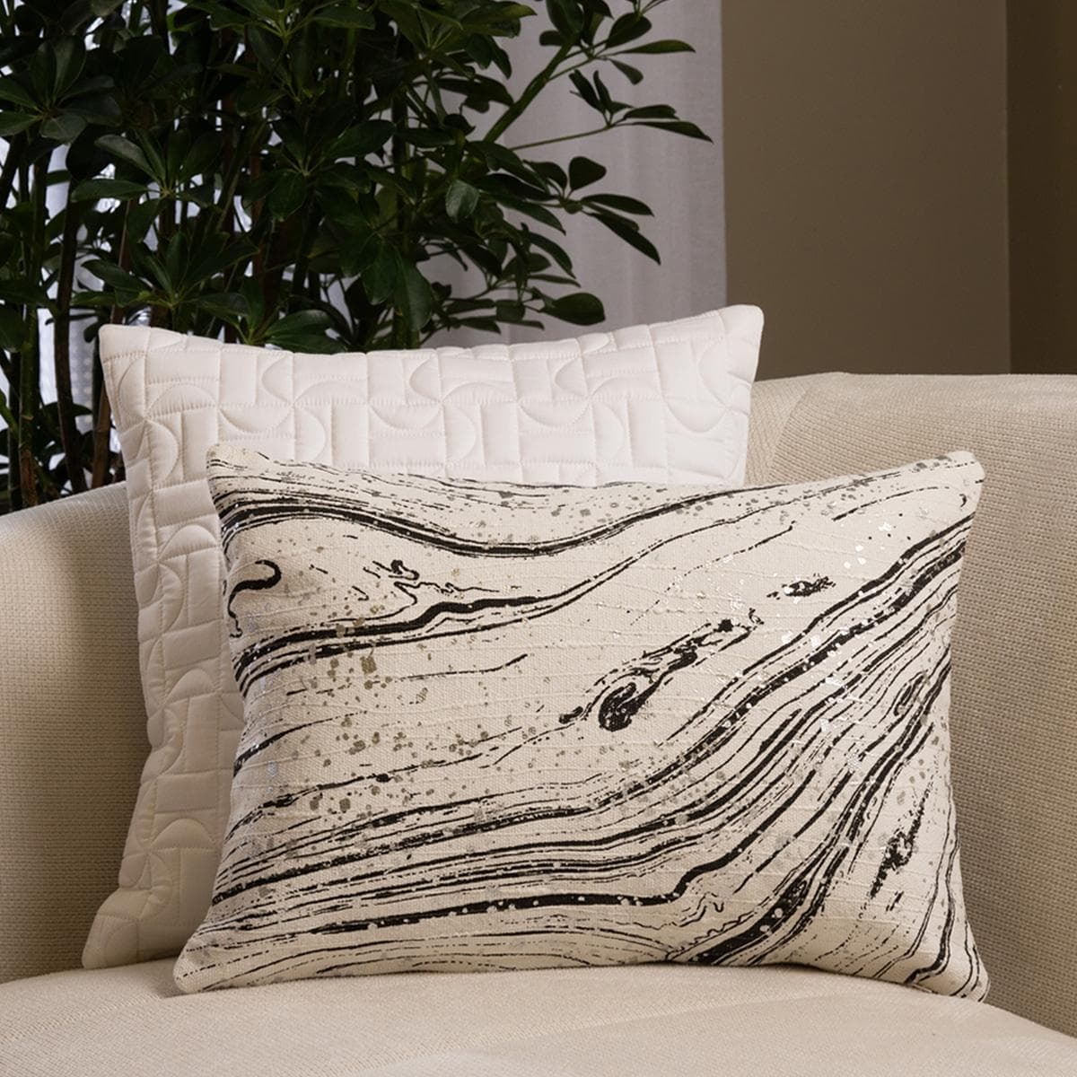 Flow Cushion Silver 35 X 50 cm  