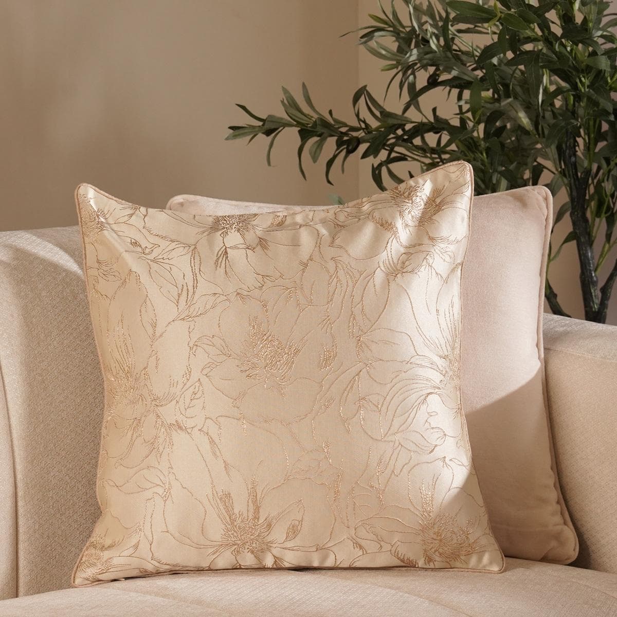 كوشيّة بومة ذهبية 45×45 سم