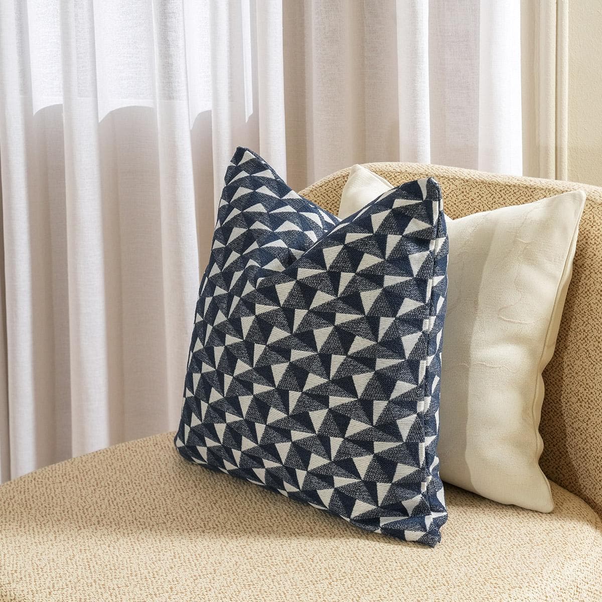 Skeeter Cushion Navy 45 X 45 cm