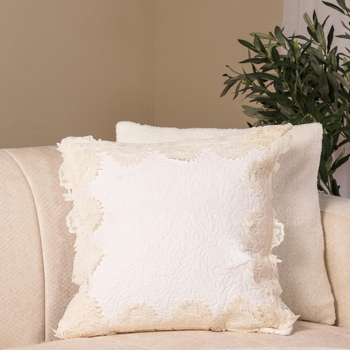 Lace Cushion Cream 45 X 45 cm  