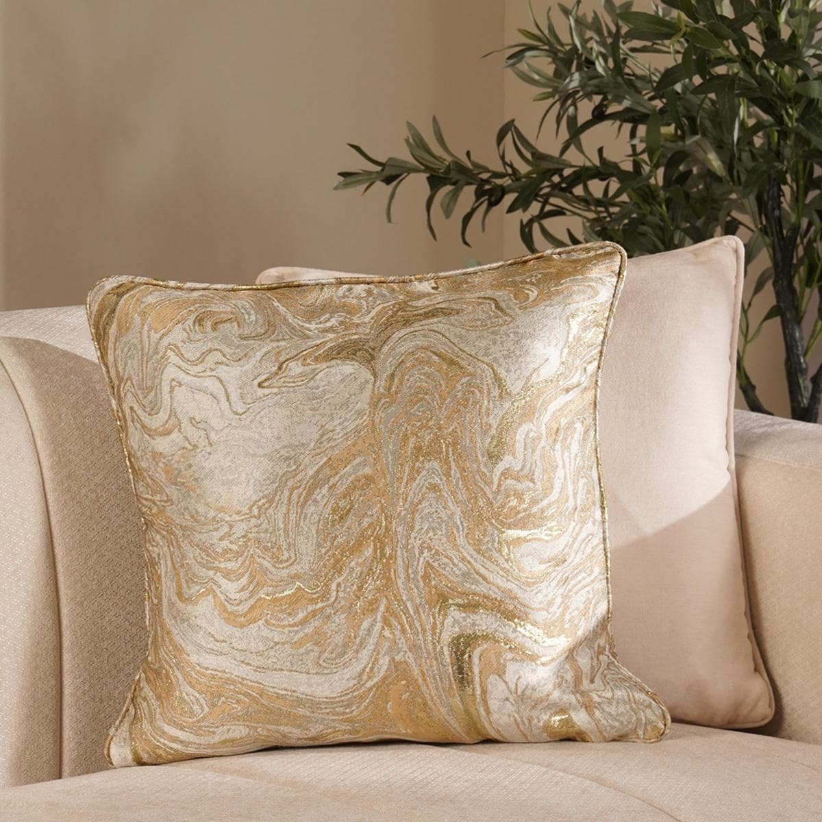 كوشيّة ريش ذهبية 45×45 سم