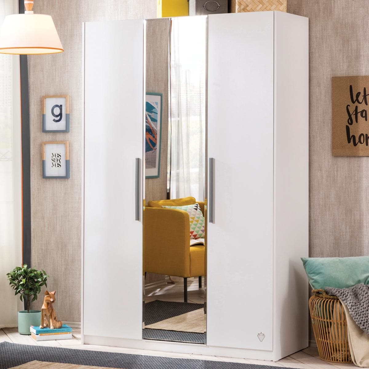 خزانة ملابس للأطفال تشيلك 3 أبواب بيضاء