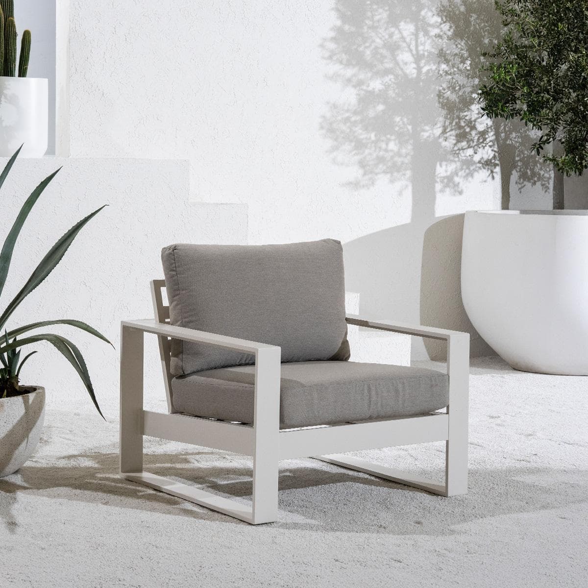 Brenta Garden Single Sofa White