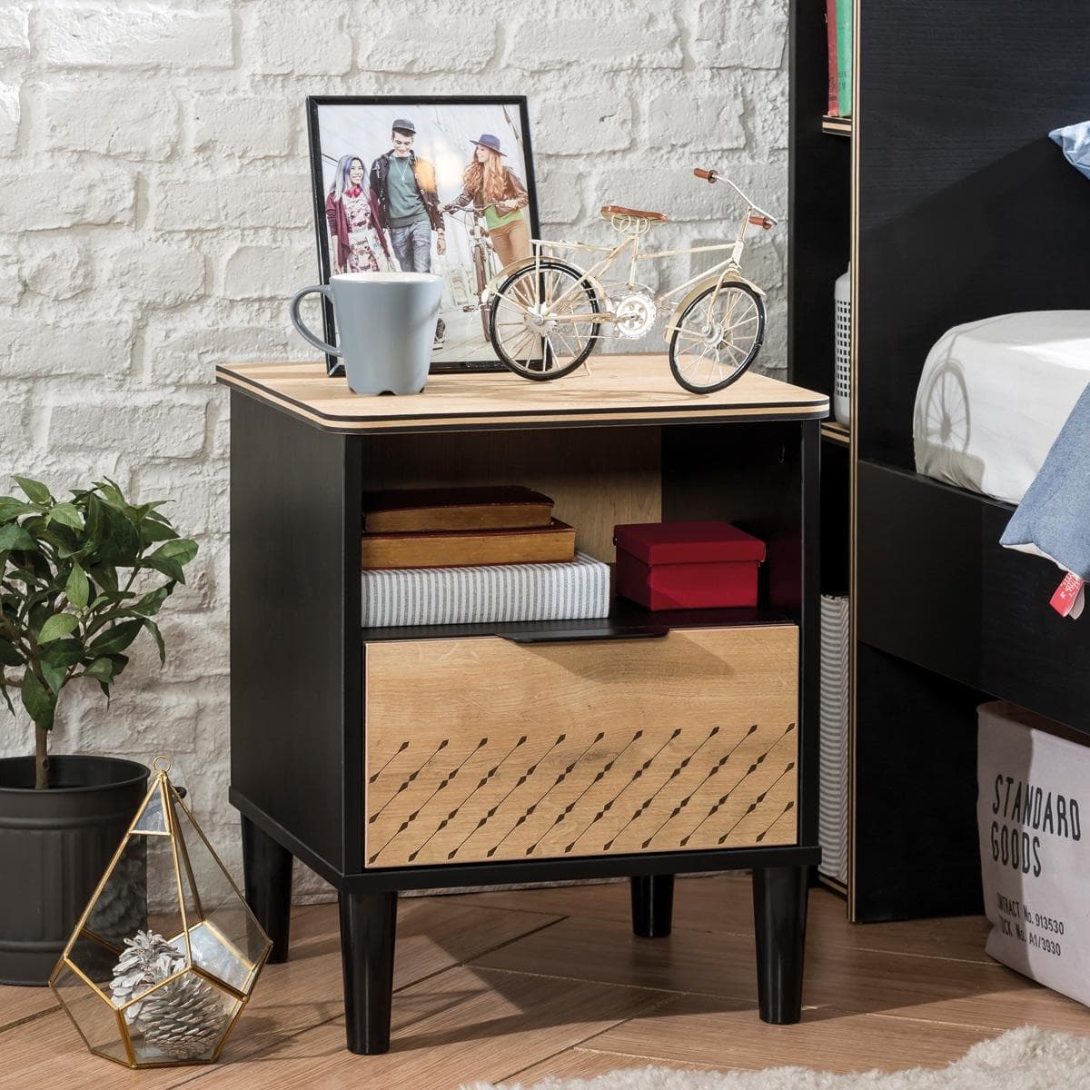 خزانة بجانب السرير للأطفال بلاك أسود/بلوط