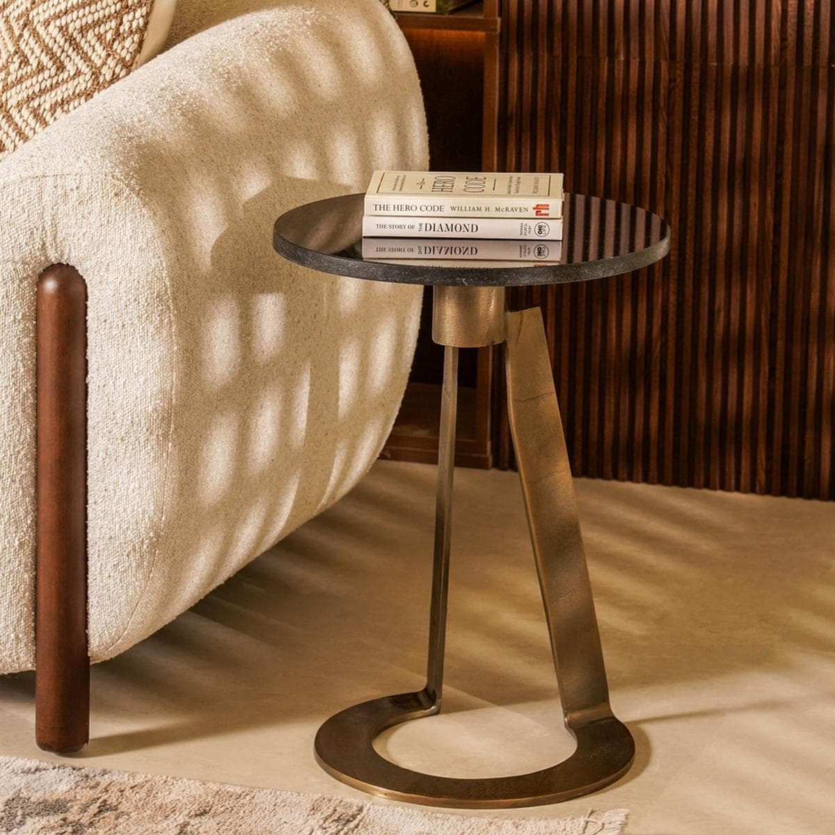 طاولة جانبية بارتين رخام أسود