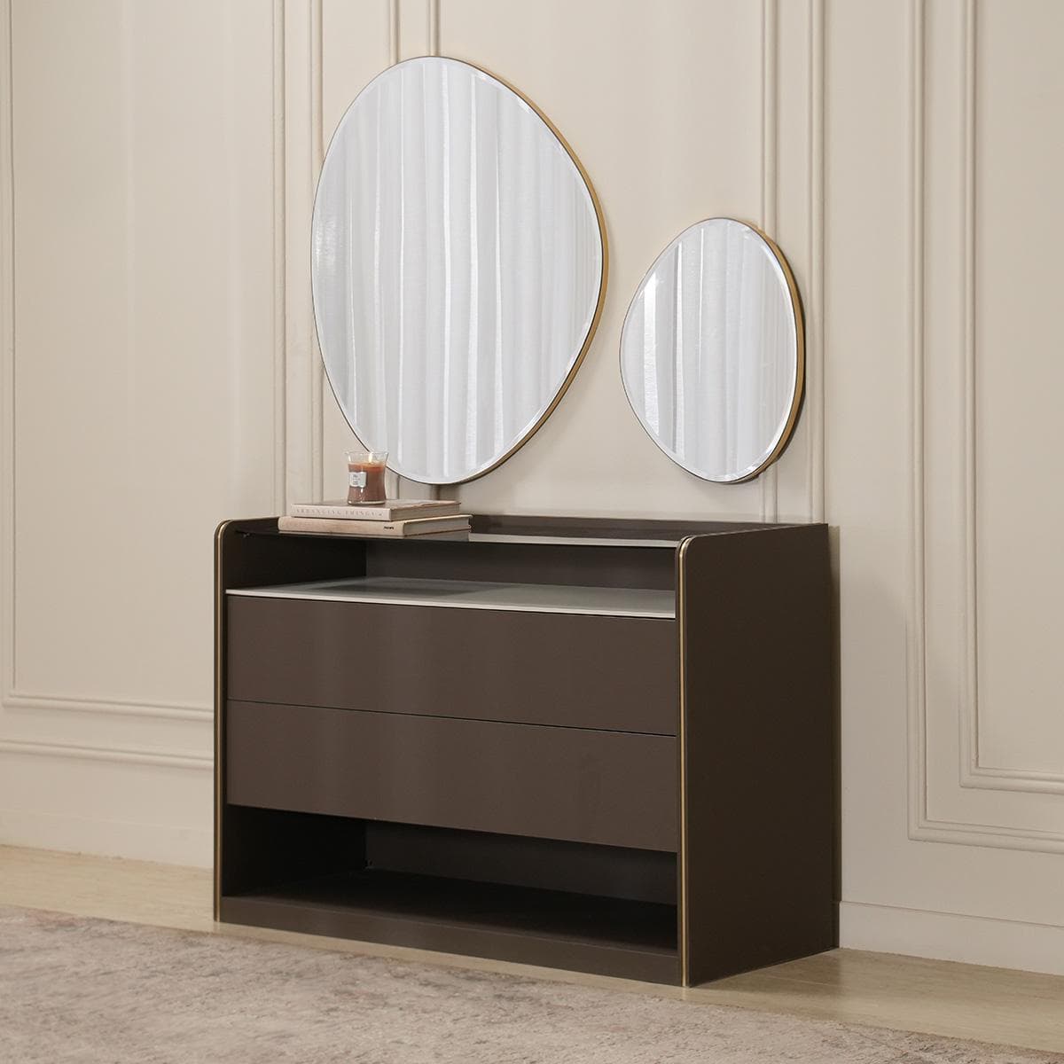 تسريحة مارك مع مرآة بني داكن