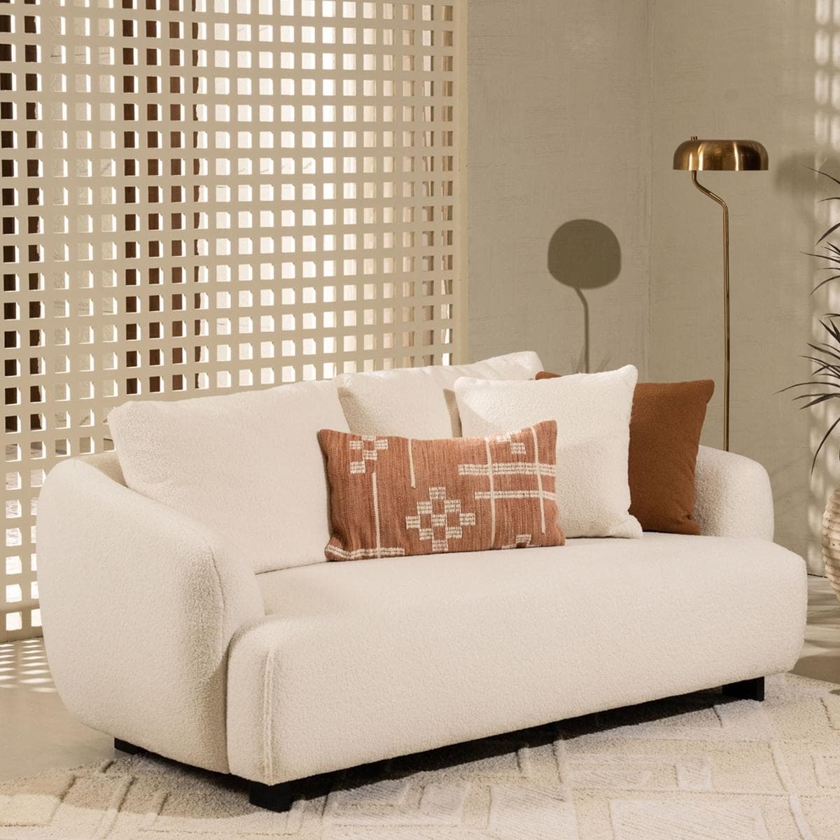 صوفا وينفورد بمقعدين بيضاء