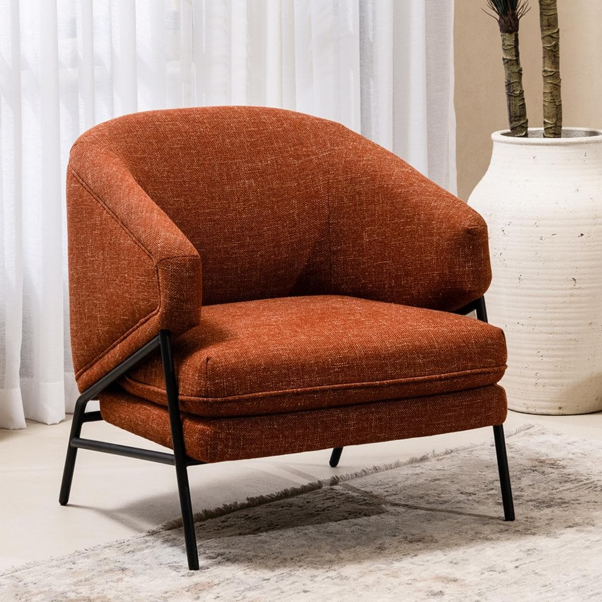 كرسي بذراعين فيكي أحمر