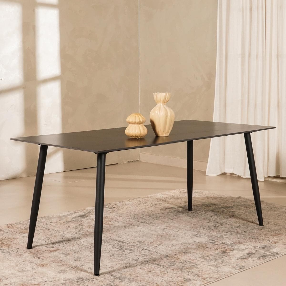 طاولة طعام روزي 6 مقاعد سوداء