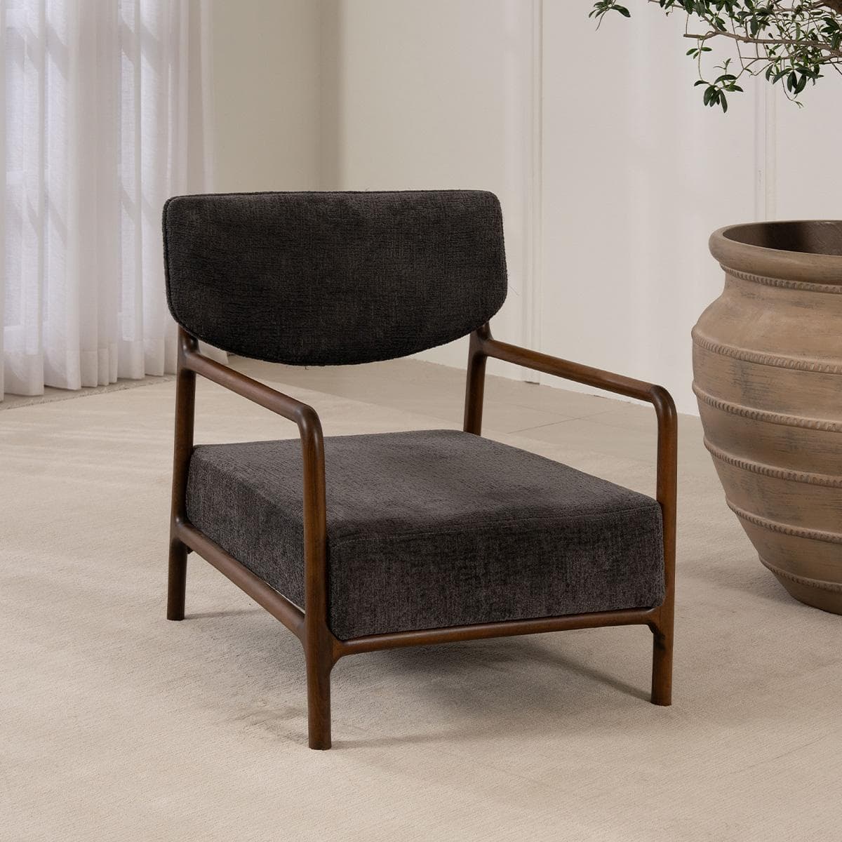 كرسي بذراعين سارة رمادي داكن