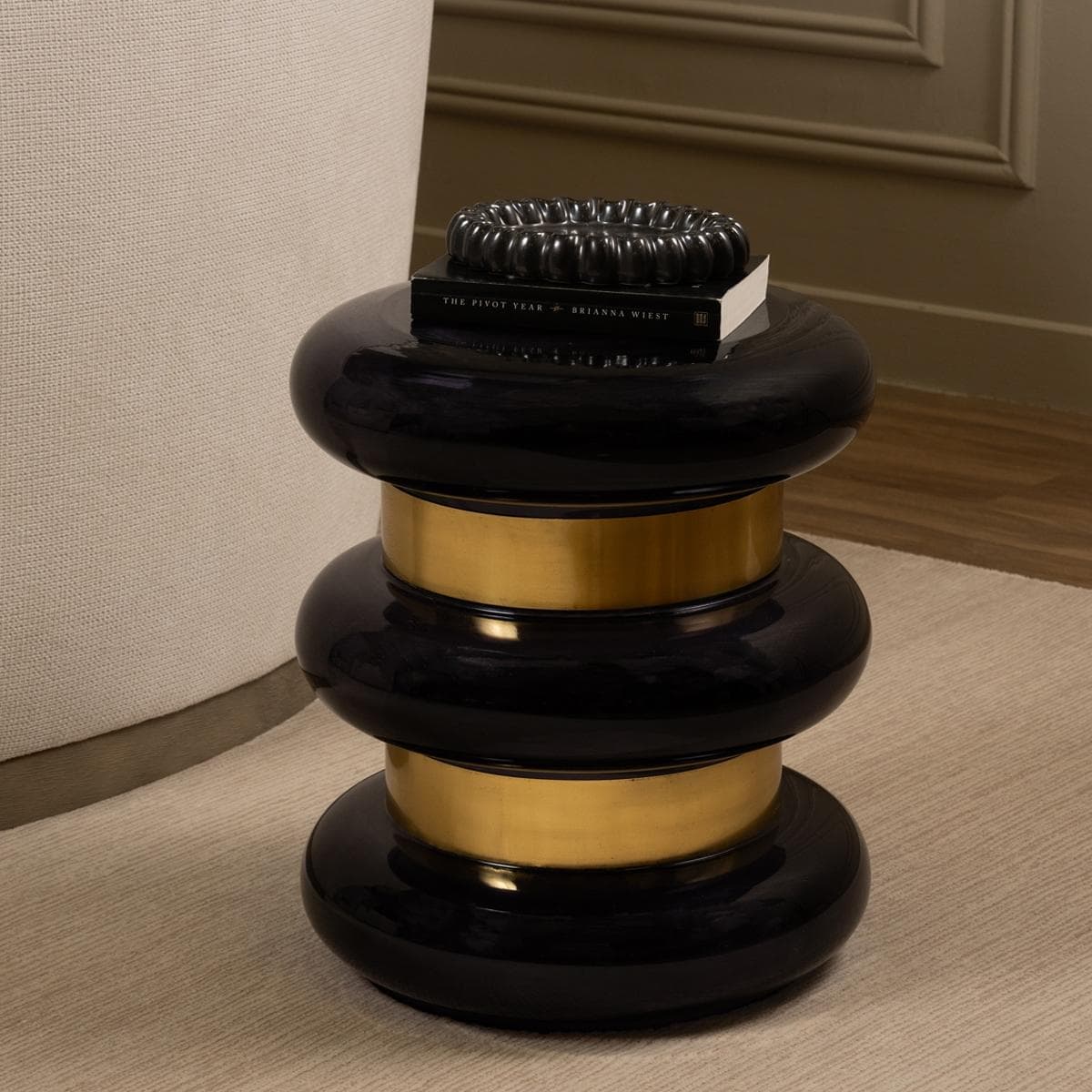 طاولة جانبية إيثان رمادية زجاجية/ذهبية