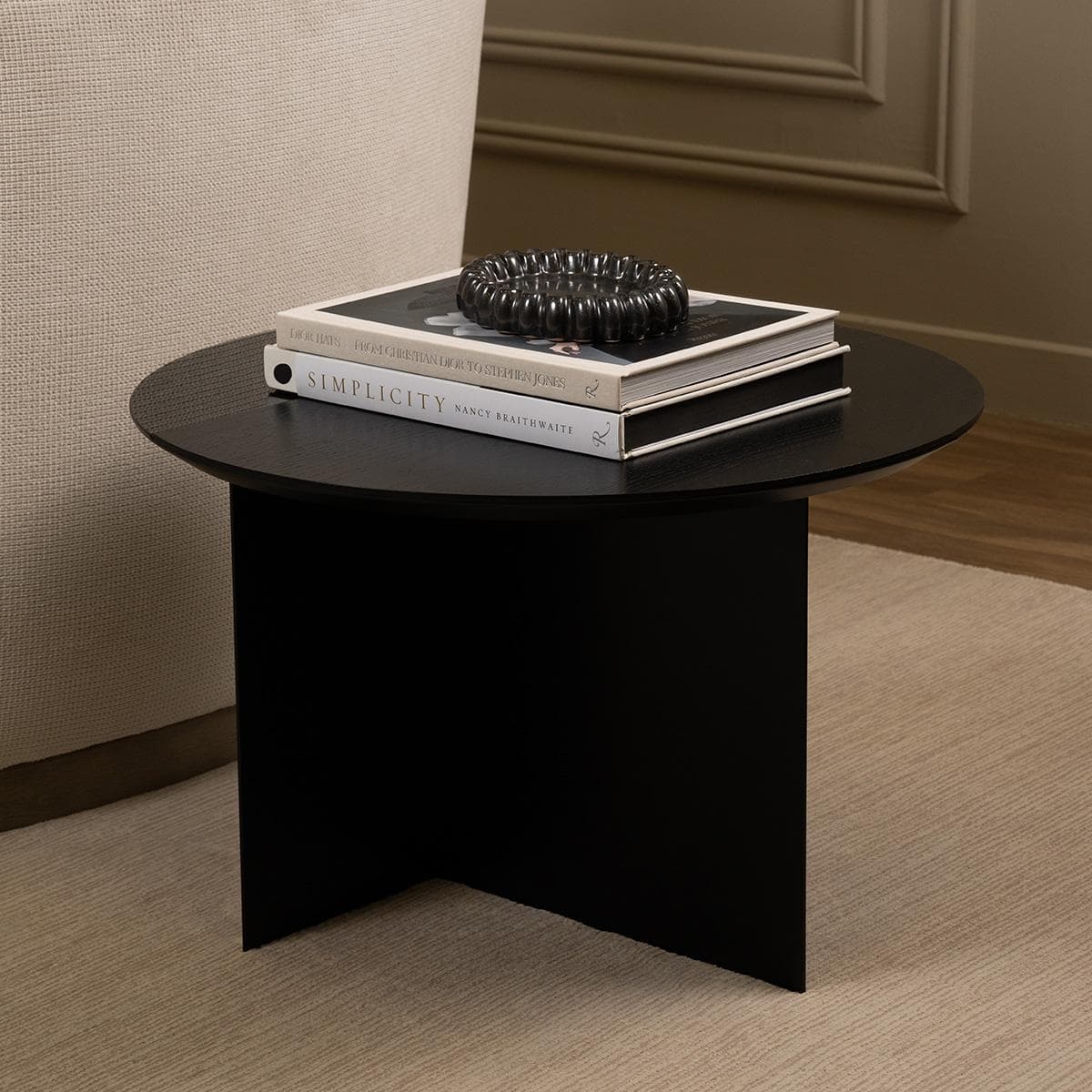 طاولة قهوة مستديرة كاسيا بلون خشب البلوط