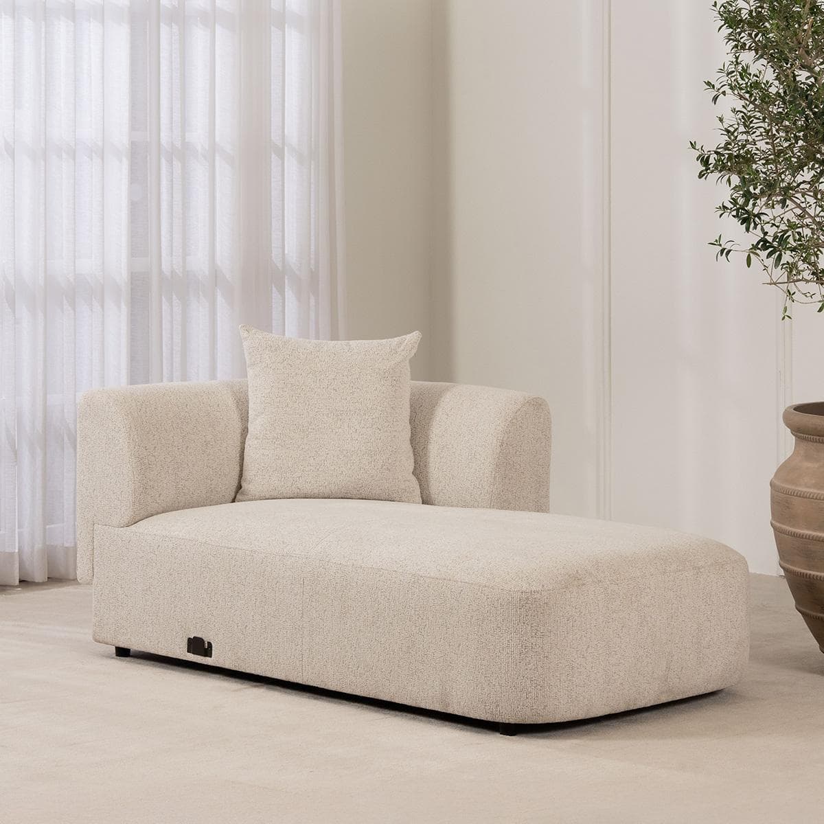 Elissa Right Chaise Lounge With 1 Pillow Beige