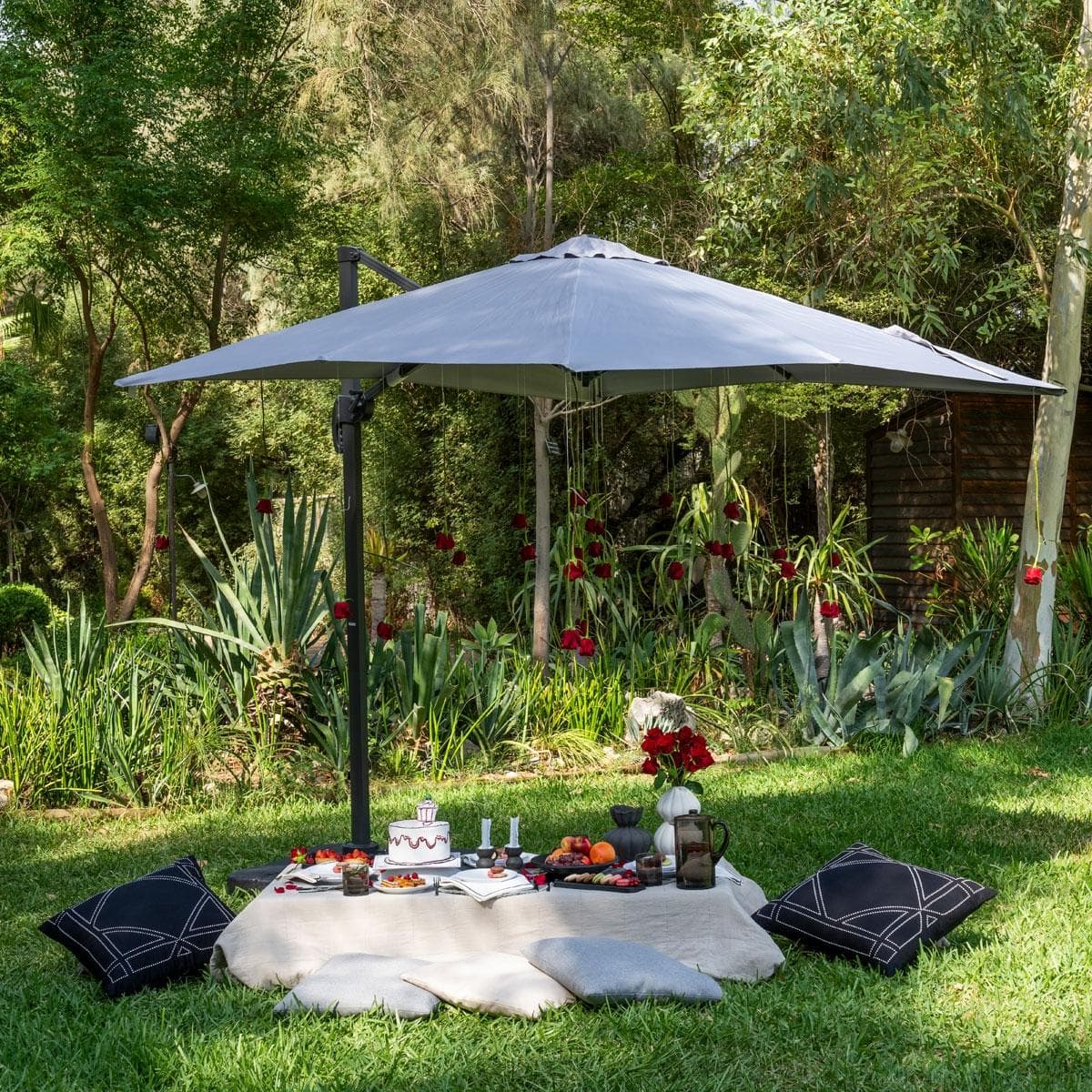 مظلة مع قاعدة ديو رمادي