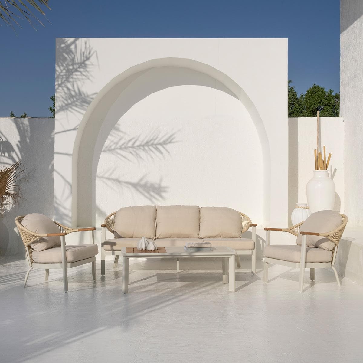 طقم صوفا جوجا 3+1+1 للقعدات الخارجية بيج + طاولة قهوة