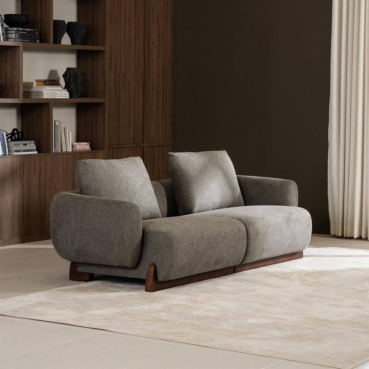 صوفا كلود بمقعدين رمادية